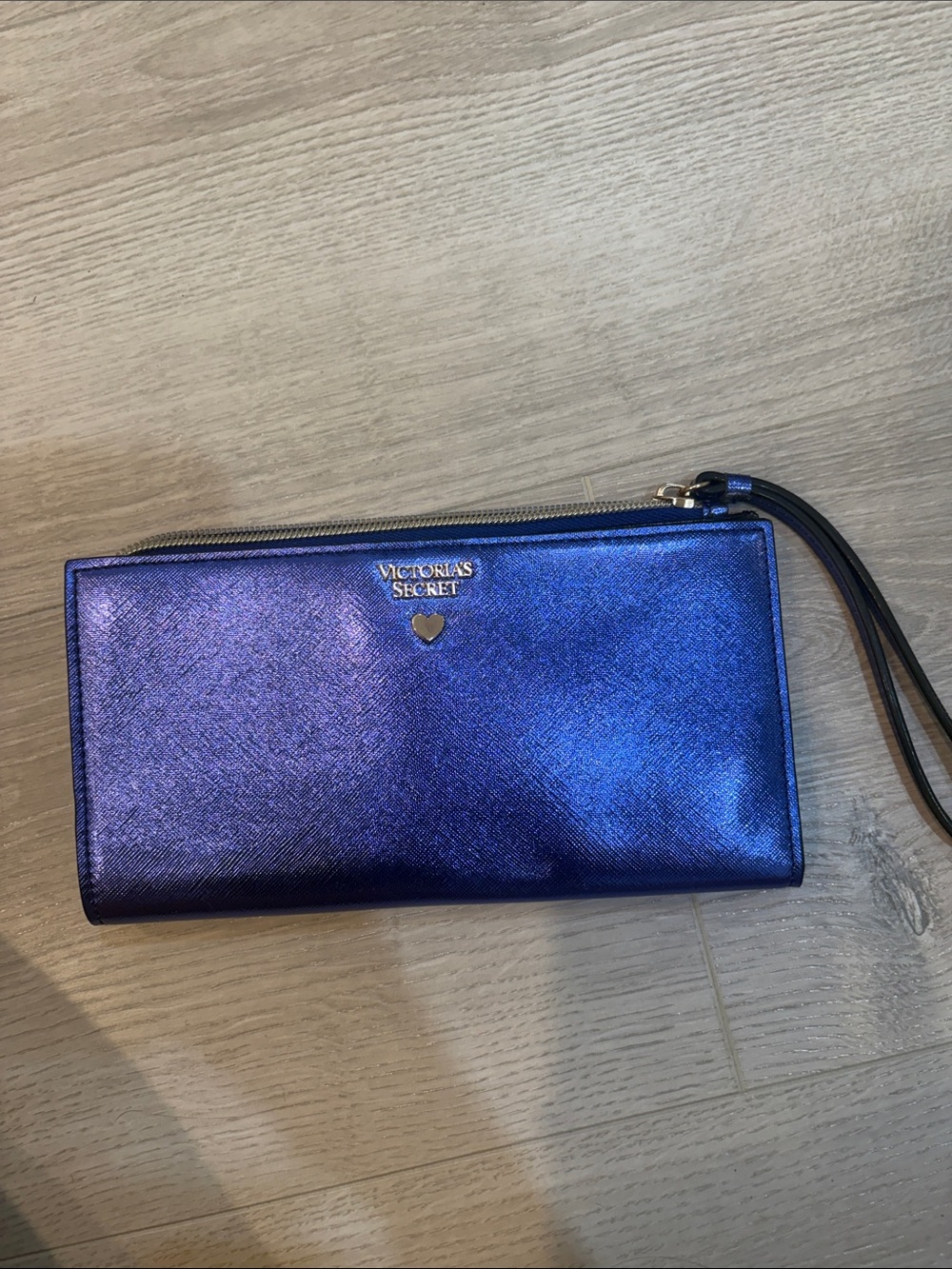 Victoria's Secret Metallic Purple-Blue Wristlet Wallet - Picture 1 of 4
